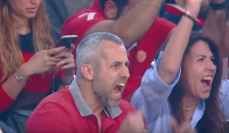 Μπαξεβάνης: “Παραιτούμαι για λόγους ευθιξίας”