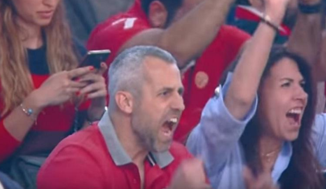 Μπαξεβάνης: “Παραιτούμαι για λόγους ευθιξίας”