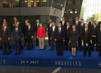 Η οικογενειακή φωτογραφία της Συνόδου του ΝΑΤΟ (pic)