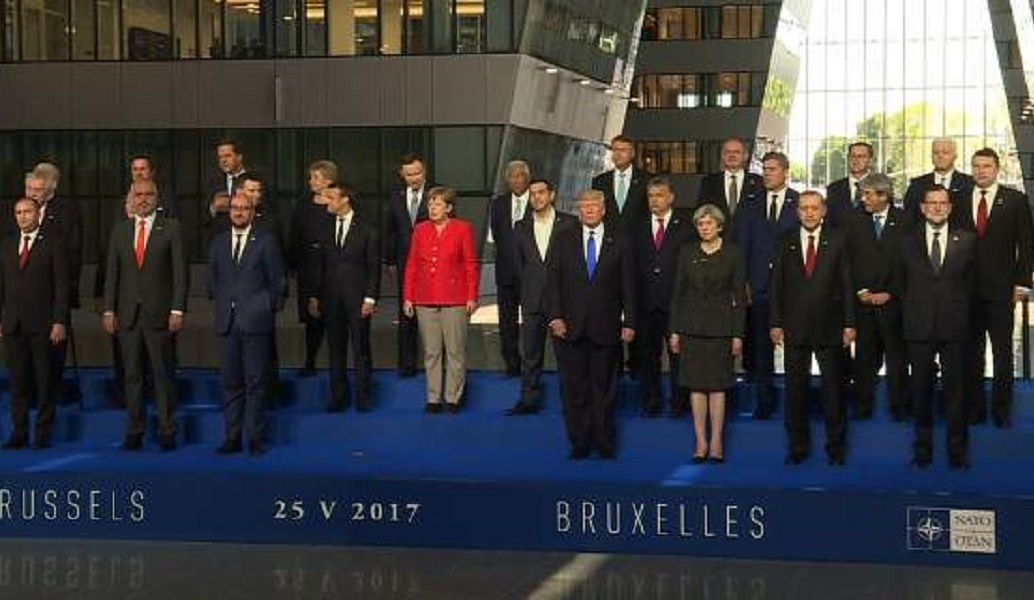 Η οικογενειακή φωτογραφία της Συνόδου του ΝΑΤΟ (pic)