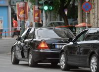 Ο φύλακας του Παπαδήμου του μετέφερε τον φάκελο – Είχε μέσα ένα βιβλίο