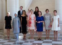 Σύνοδος του ΝΑΤΟ: Εννιά πρώτες Κυρίες και ένας… πρώτος Κύριος (pics)