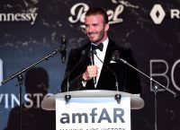 Αγώνας ποδοσφαίρου του Mπέκαμ με φίλους του πουλήθηκε για 350.000 ευρώ