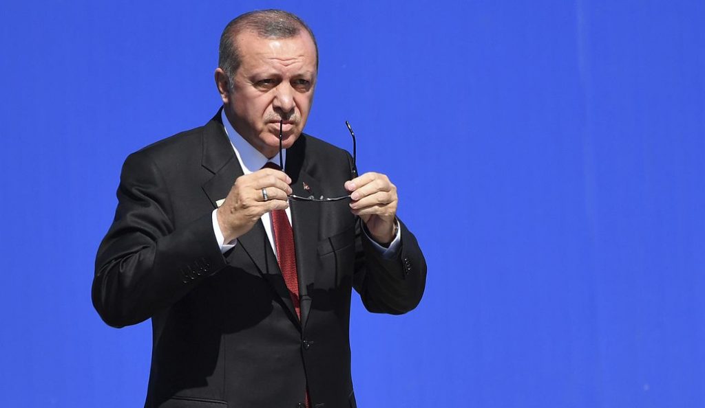 Απειλές από τον Ερντογάν για μη επικύρωση της συμφωνίας του Παρισιού για το κλίμα