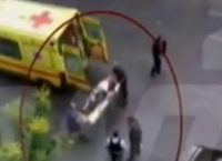 Βίντεο-ντοκουμέντο από τη μεταφορά του Λουκά Παπαδήμου στο ασθενοφόρο