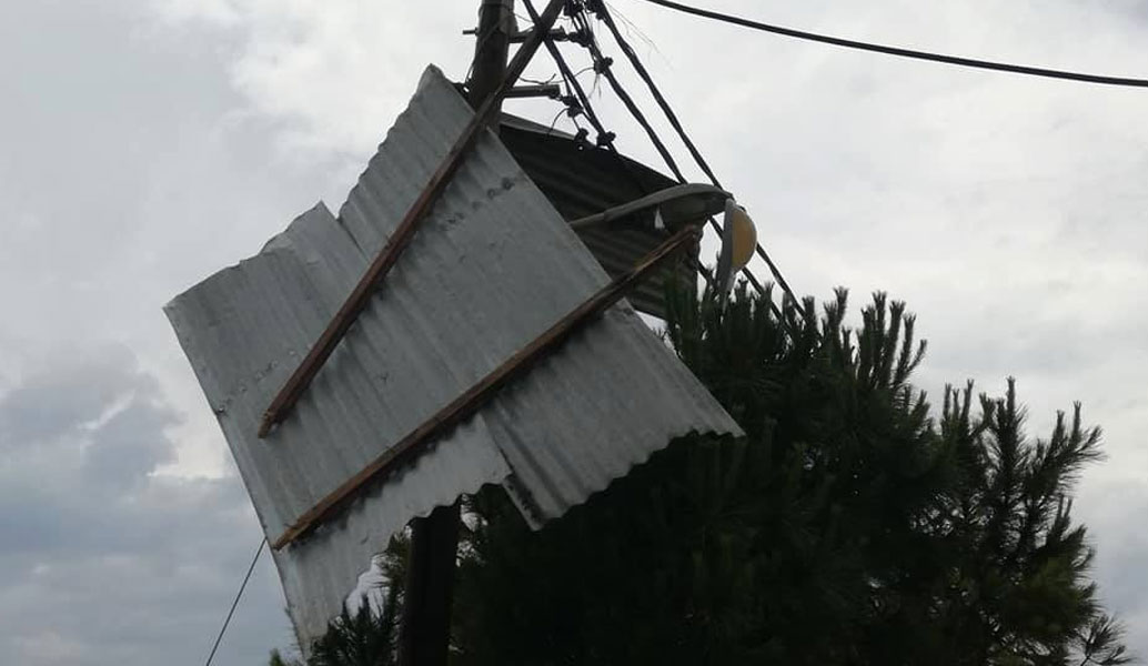 Ανεμοστρόβιλος “σάρωσε” τη Σητεία (pics & vid)