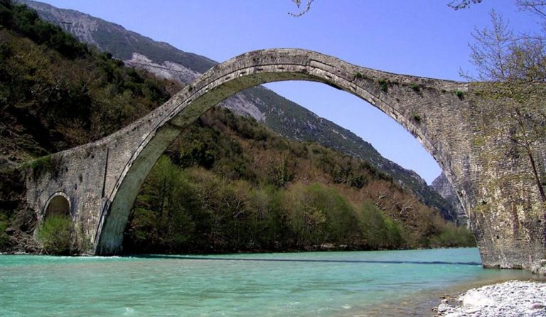 Γεφύρι της Πλάκας: Το καλοκαίρι ξεκινούν οι εργασίες αναστήλωσης