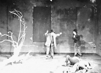 “Περιμένοντας τον Γκοντό” στο θέατρο Faust