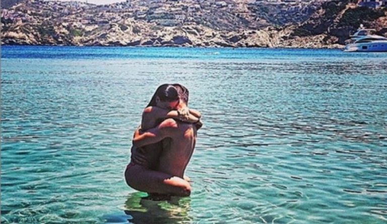 Παντρεύτηκαν Θανάσης Παπάζογλου και Βασιλική Τσιρογιάννη