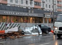 Καταιγίδα σαρώνει τη Μόσχα – 7 νεκροί και 70 τραυματίες (pics & vids)