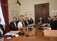Μαξίμου: Σ’ αυτή τη φάση δεν υπάρχει πρόθεση για σύσκεψη πολιτικών αρχηγών