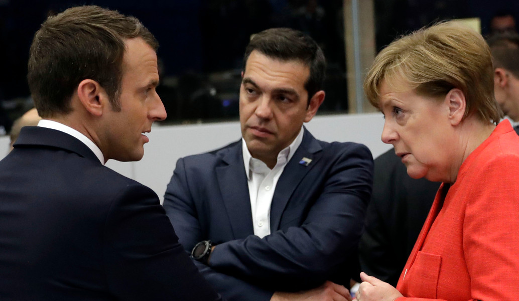 Handelsblatt: Η μόνη λύση του Τσίπρα είναι ο… Μακρόν