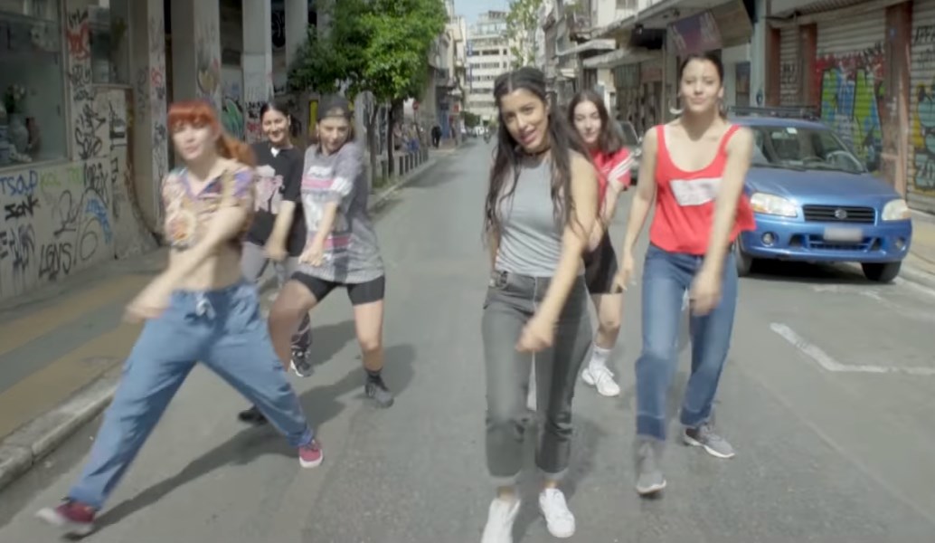 Η “Μάντισσα” Μαρίνα Σάττι ζήτησε από τους followers της να την τρολάρουν (vids)