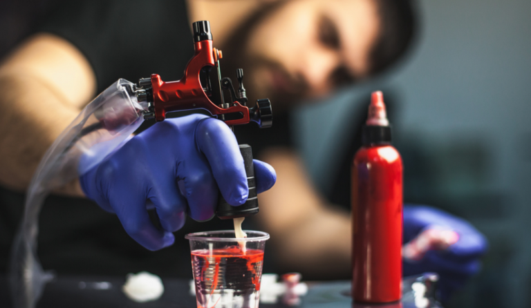 Τραγικό τέλος για 31χρονο – Πέθανε από μόλυνση στο τατουάζ