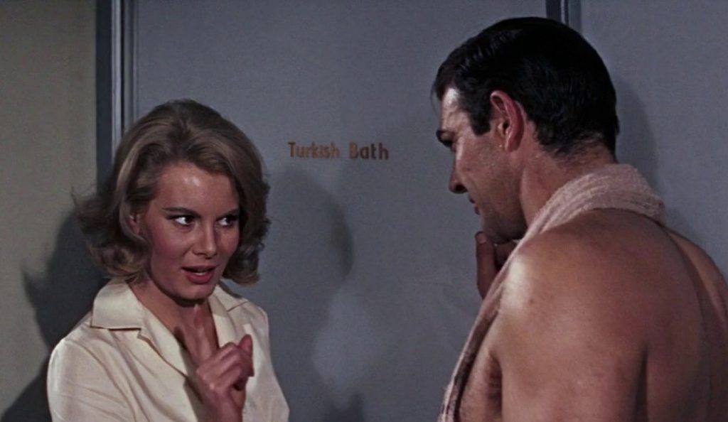 Πέθανε το “κορίτσι του James Bond”, Molly Peters