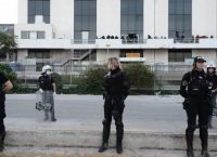 Αναχώρησαν τα πρώτα πούλμαν με πρόσφυγες από το Ελληνικό