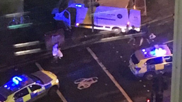 Λονδίνο: Δράστες της επίθεσης κείτονται νεκροί (pics)