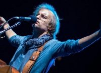 Ο Μίλτος Πασχαλίδης στο Θέατρο Βράχων Μελίνα Μερκούρη