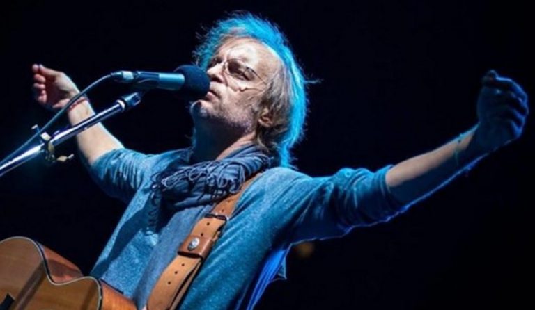 Ο Μίλτος Πασχαλίδης στο Θέατρο Βράχων Μελίνα Μερκούρη