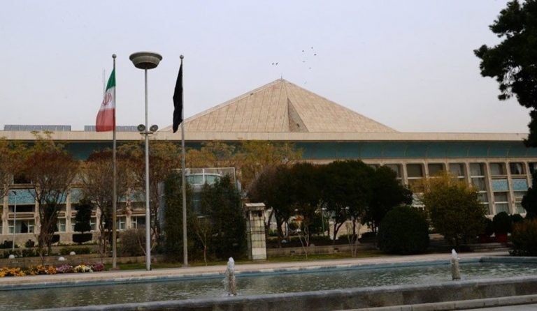 Βίντεο-ντοκουμέντο μέσα από το ιρανικό Κοινοβούλιο (pics & vid)