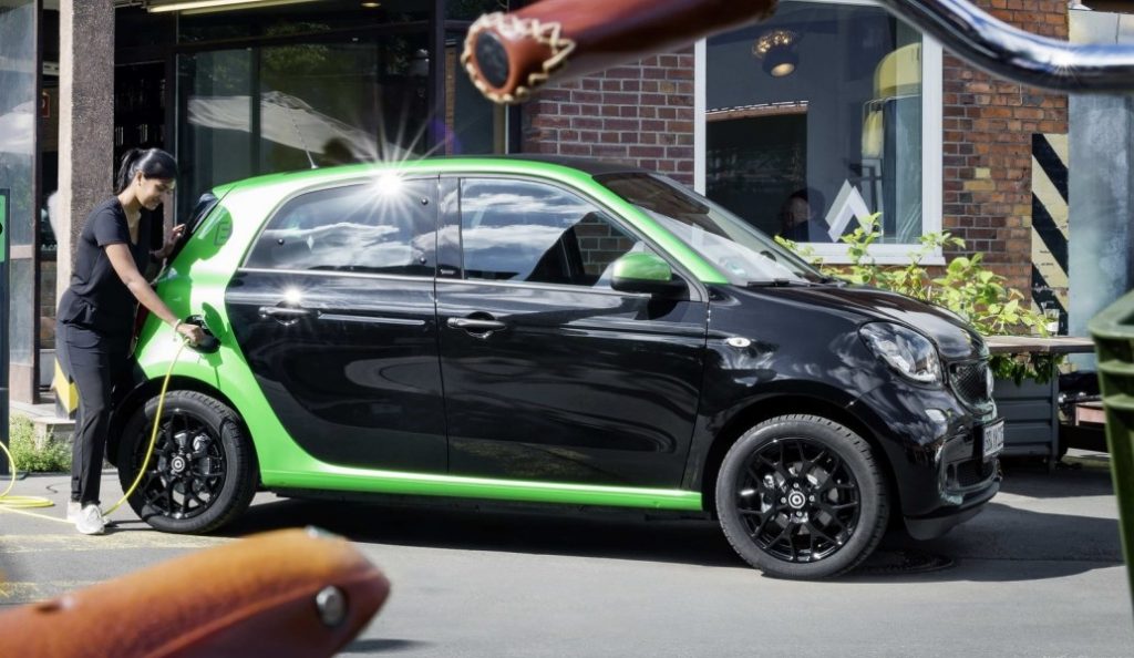 Smart Fortwo & Forfour ED: Στην πρίζα
