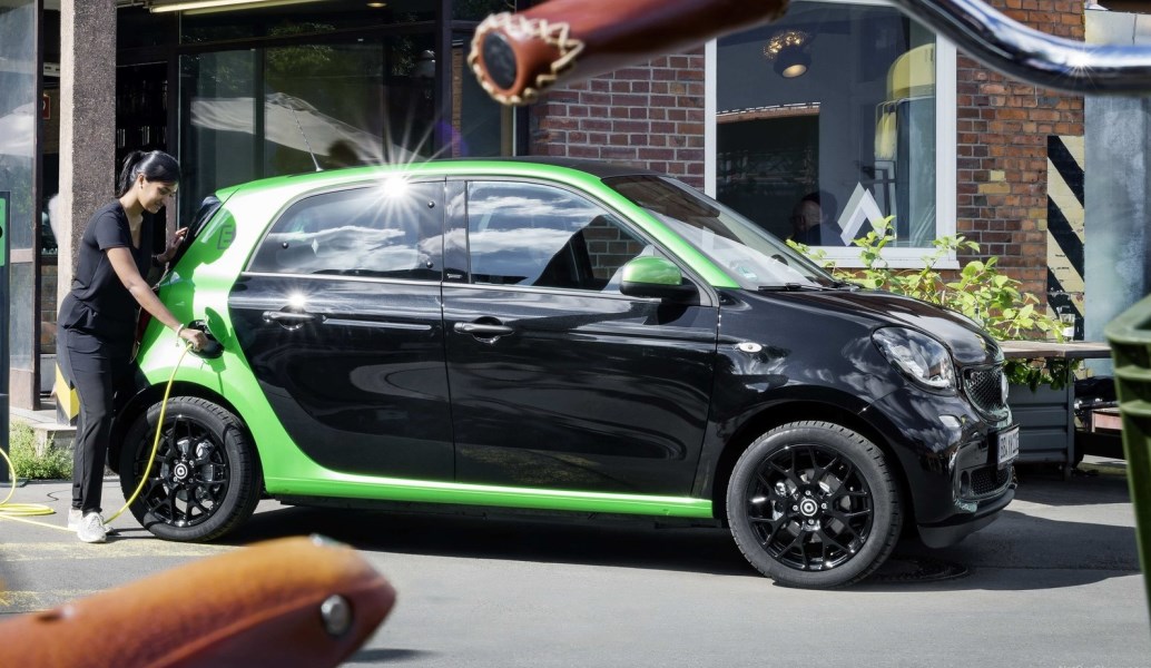 Smart Fortwo & Forfour ED: Στην πρίζα