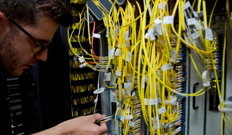 Vodafone: Προχωρά στην πρώτη μεγάλης κλίμακας υλοποίηση δικτύων FTTH στη Ελλάδα