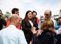 Ζωή Κωνσταντοπούλου: Η στιγμή που σπρώχνει τη μπάρα των διοδίων και “Δεν Πληρώνει” (vid)