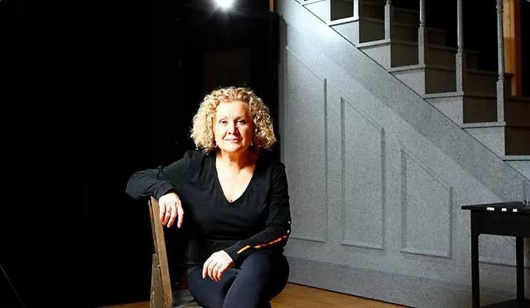 Νάντια Τασοπούλου: Η πολυβραβευμένη Ελληνίδα σκηνοθέτης που εκπροσωπεί επάξια την 7η τέχνη παγκοσμίως