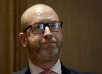 Παραιτείται ο αρχηγός του UKIP Πολ Νάταλ