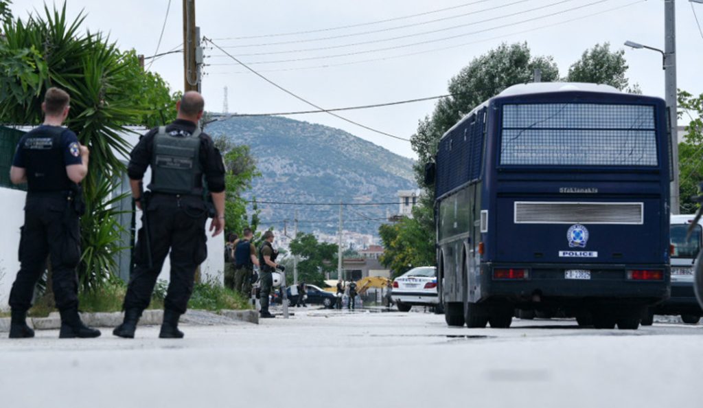 Νέα αναστάτωση στο Μενίδι – Σφαίρα σε ουρανό αυτοκινήτου
