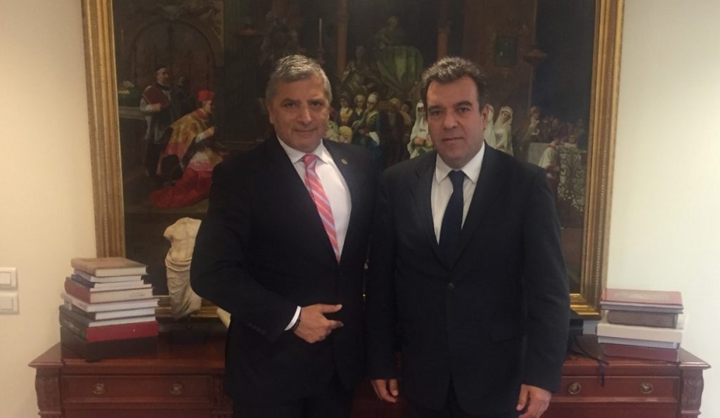 Η νησιωτικότητα και ο τουρισμός υγείας στην ατζέντα της συνάντησης του Μάνου Κόνσολα με τον κ. Πατούλη