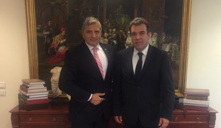 Η νησιωτικότητα και ο τουρισμός υγείας στην ατζέντα της συνάντησης του Μάνου Κόνσολα με τον κ. Πατούλη