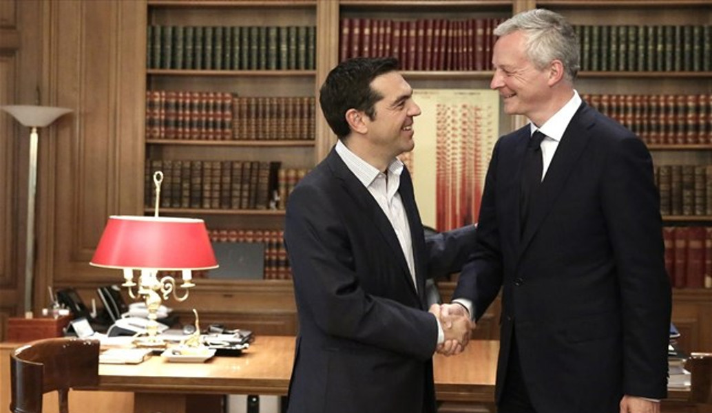 Λεμέρ σε Τσίπρα: Ελπίζω να σας φέρω τύχη με το βραχιολάκι που φοράω στο χέρι μου από την Αμοργό