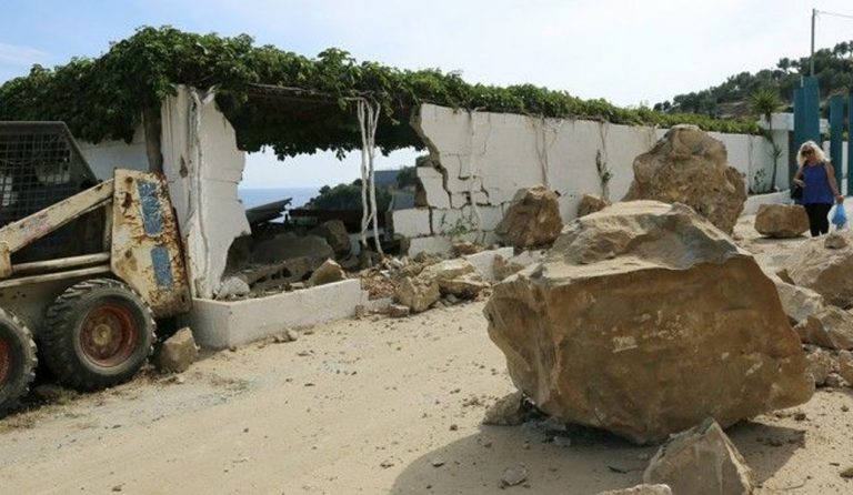 Εκκενώνεται το χωριό Βρίσα μετά τον σεισμό