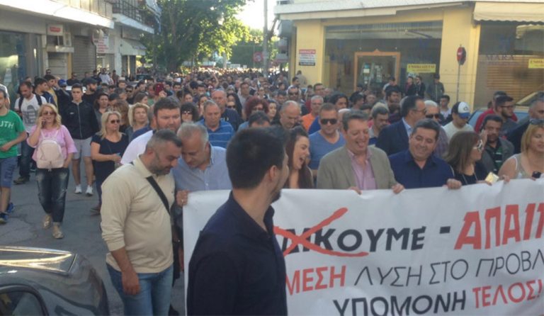 Εκτεταμένα επεισόδια στο Μενίδι – Πετροπόλεμος και χημικά (pics & vid)