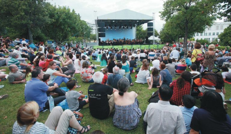 Κήπος Μεγάρου: Συναυλίες, τέχνη, κοκτέιλ και Μαρίνα Σάττι (pics)