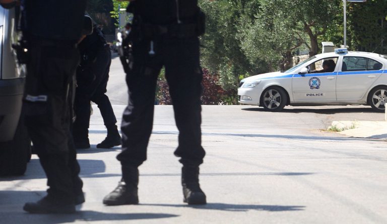 Τραυματίστηκαν αστυνομικοί από επίθεση Ρομά, στη Λάρισα