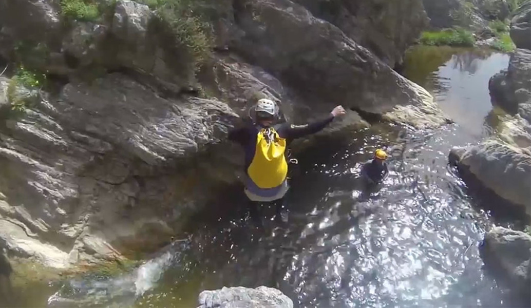 Canyoning στα φαράγγια της Κρήτης (vid)