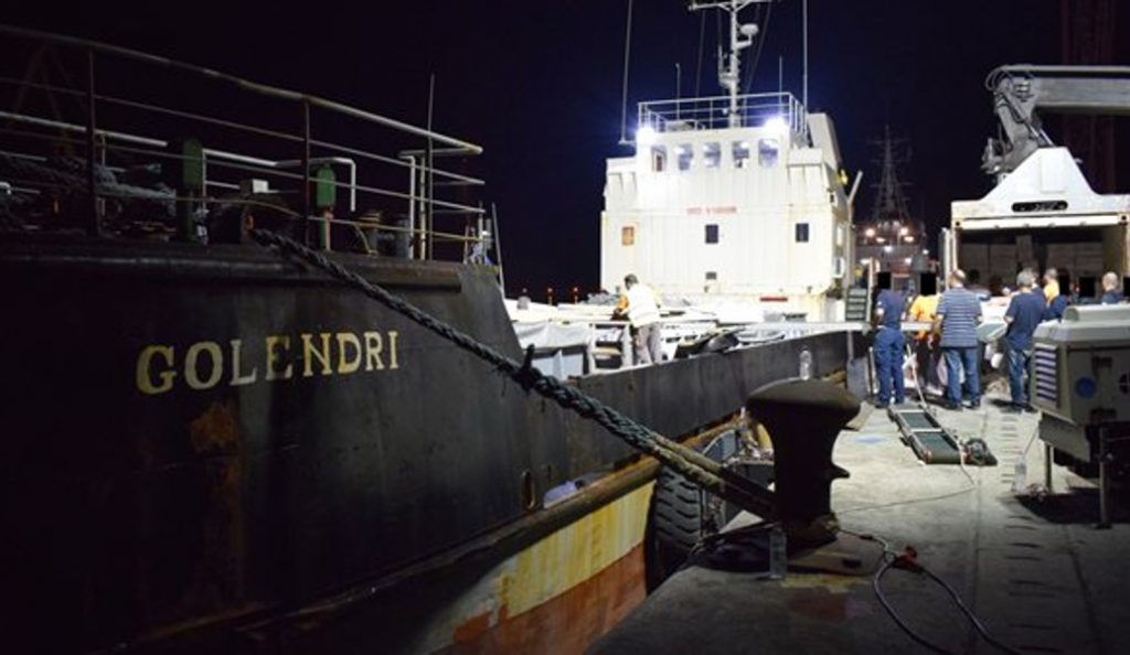 Περισσότερα από 1,5 εκατ. πακέτα με λαθραία τσιγάρα έκρυβε το πλοίο στα Σφακιά
