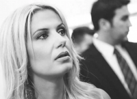 Η σέξι δημοσιογράφος του STAR που δεν περνά απαρατήρητη (pics)