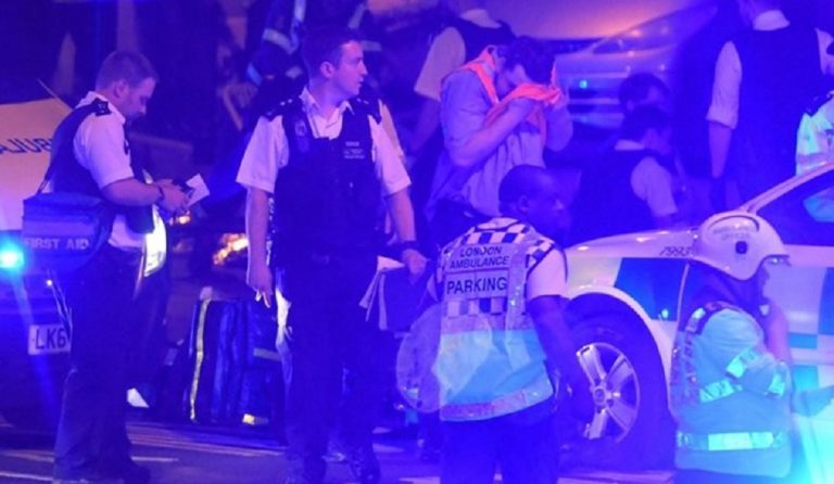 Λονδίνο: “Θέλω να σκοτώσω όλους τους μουσουλμάνους”, φώναζε ο δράστης της επίθεσης (pics&vid)