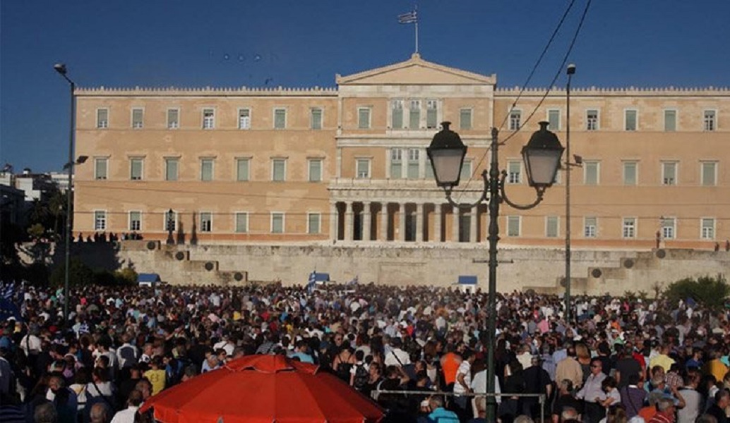Ραντεβού των “παραιτηθείτε” σήμερα στις 20:00