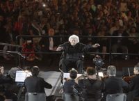 “Όλη η Ελλάδα για τον Μίκη”: Το εκπληκτικό βίντεο του Γιάννη Στάνκογλου από την παράσταση