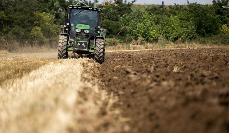 ΕΛΓΑ: Πληρώνει 26 εκατομμύρια ευρώ σε 18.848 αγρότες και κτηνοτρόφους