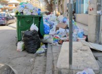Ξεχειλισμένοι κάδοι στη Θεσσαλονίκη – Έκκληση του Δήμου να μην βγάζουν οι πολίτες τα απορρίμματα