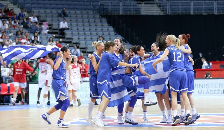 Κορίτσαροι! Στα ημιτελικά του Ευρωμπάσκετ η Εθνική, 84-55 την Τουρκία