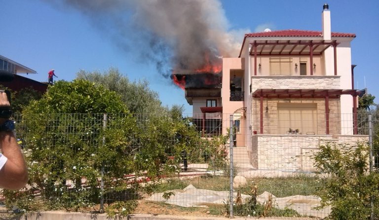 Φωτιά σε σπίτι στα Χανιά – Σοβαρές υλικές ζημιές (pics)