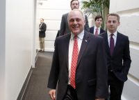 Βγήκε από την εντατική ο βουλευτής Στιβ Σκαλίς