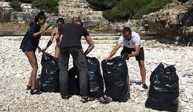 Ο δήμαρχος Παξών διαψεύδει την οικογένεια του Γουίλ Σμιθ για τα σκουπίδια στις παραλίες